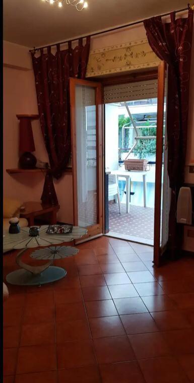 Casa Di Patty Apartment Nettuno Luaran gambar